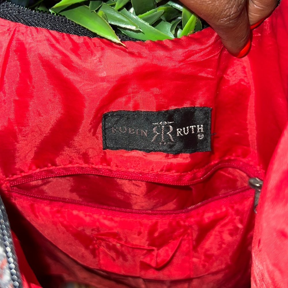 Robin Ruth Chicago print deep shoulder bag. Great for storage & travel! - Picture 3 of 3